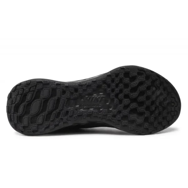 Кроссовки мужские Nike Revolution 6 Nn Black/White