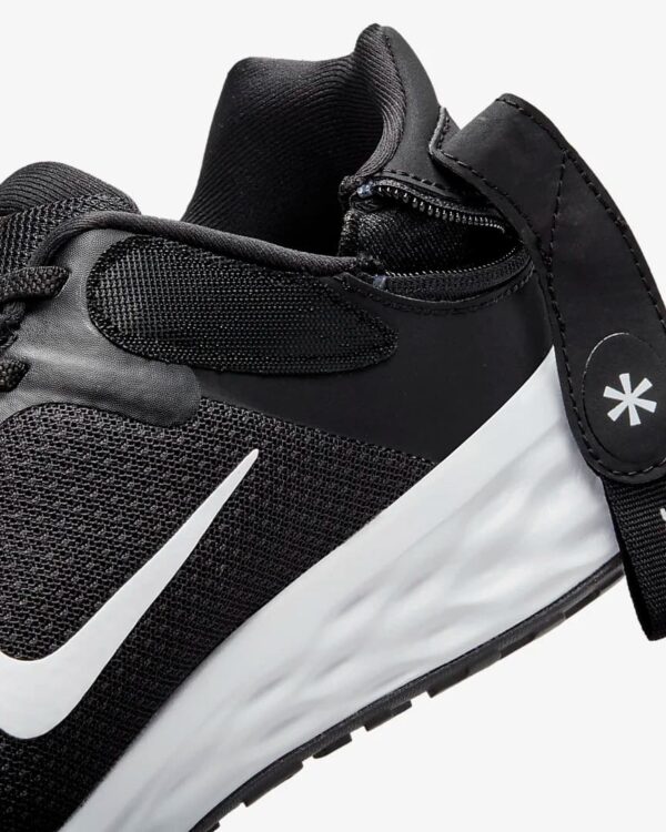 Кроссовки мужские Nike Revolution 6 Flyease Next Nature Black/White