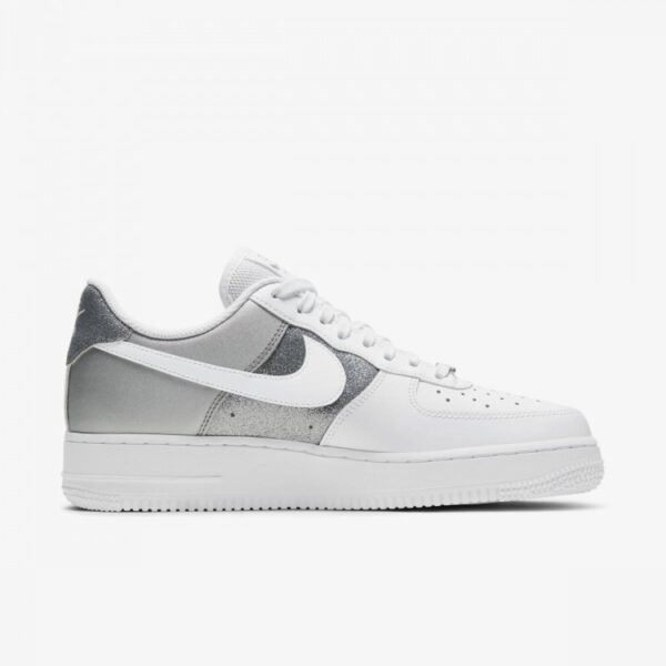 Кроссовки женские Nike Air Force 1 07 White/Metallic