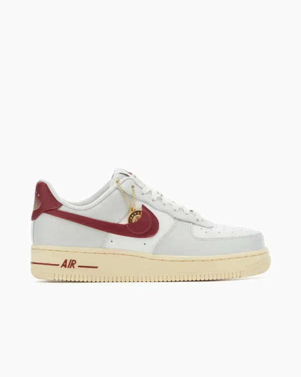 Кросівки жіночі Nike Air Force 1 ’07 SE Sisterhood/Team Red