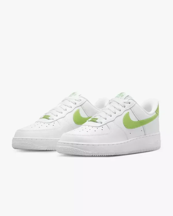 Кросівки жіночі Nike Air Force 1 ’07 White/Action Green