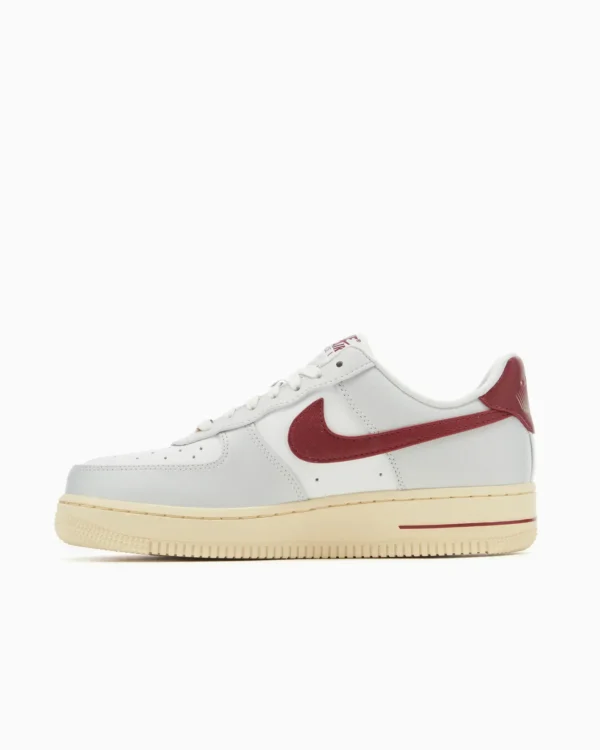 Кросівки жіночі Nike Air Force 1 ’07 SE Sisterhood/Team Red