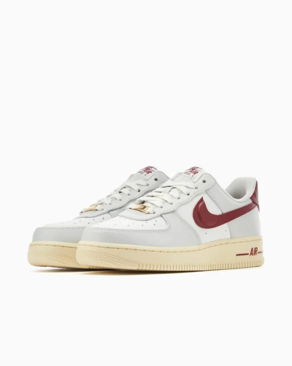 Кросівки жіночі Nike Air Force 1 ’07 SE Sisterhood/Team Red