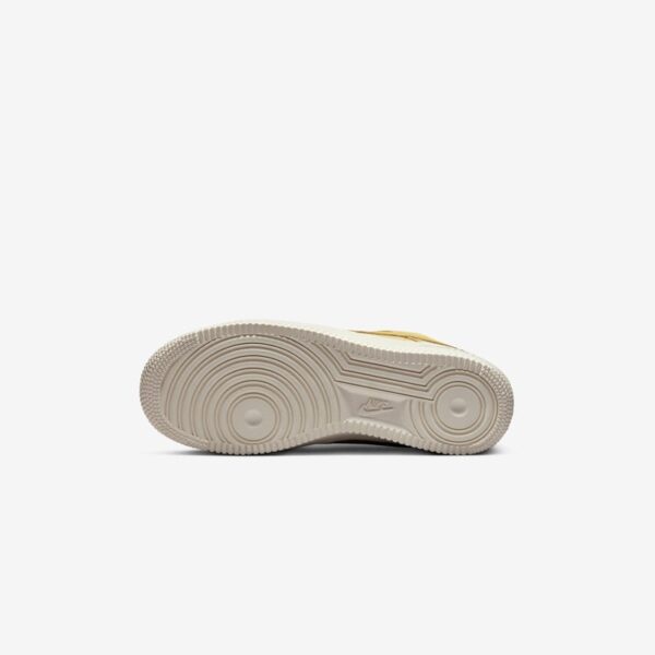 Кроссовки женские Nike Air Force 1 Premium Saturn Gold