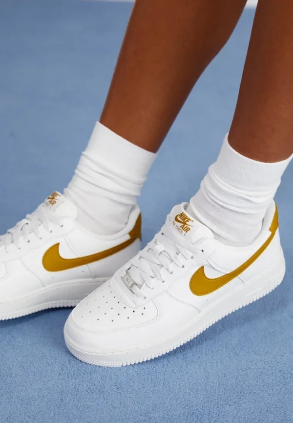 Кроссовки женские Nike Air Force 1 ’07 Next Nature White/Gold