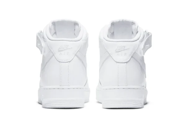 Кросівки жіночі Nike Air Force 1 ’07 Mid Triple White