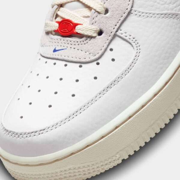 Кроссовки женские Nike Air Force 1 ’07 LX Command Force