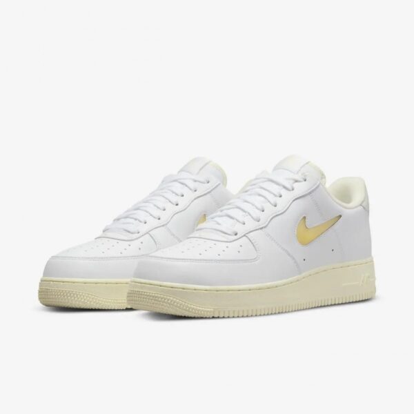 Кросівки чоловічі Nike Air Force 1 07 Jewel Pale White