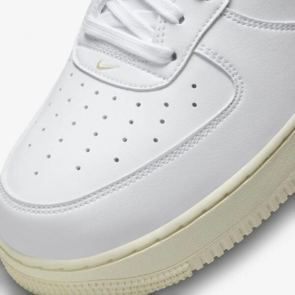 Кросівки чоловічі Nike Air Force 1 07 Jewel Pale White