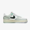 Кросівки чоловічі Nike Air Force 1 ’07 LV8 Split/Light Silver