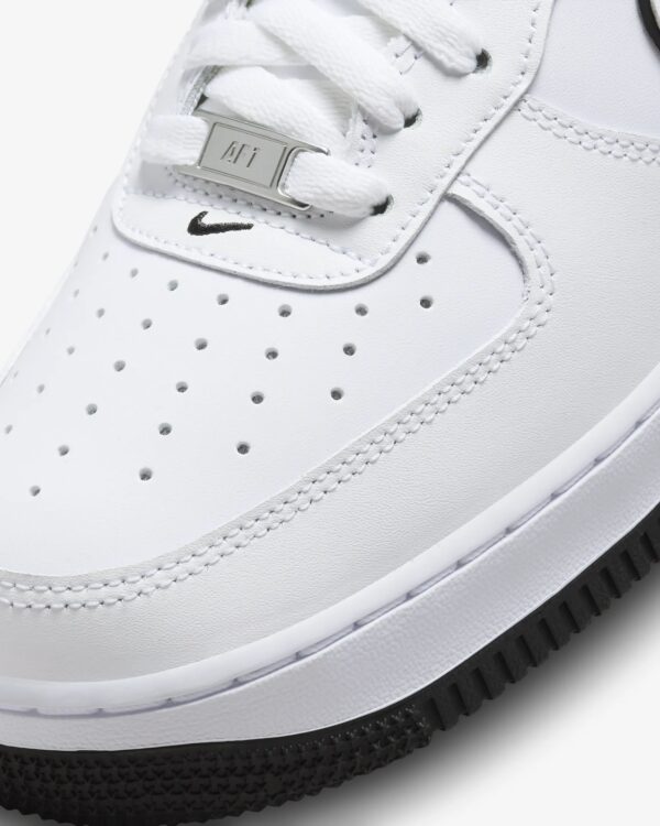 Кросівки чоловічі Nike Air Force 1 ’07 White Black Outline