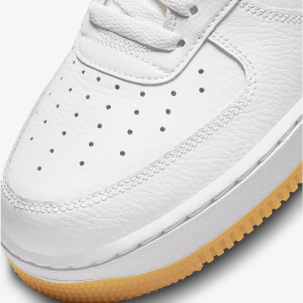 Кросівки чоловічі Nike Air Force 1 ’07 White University Gold Gum