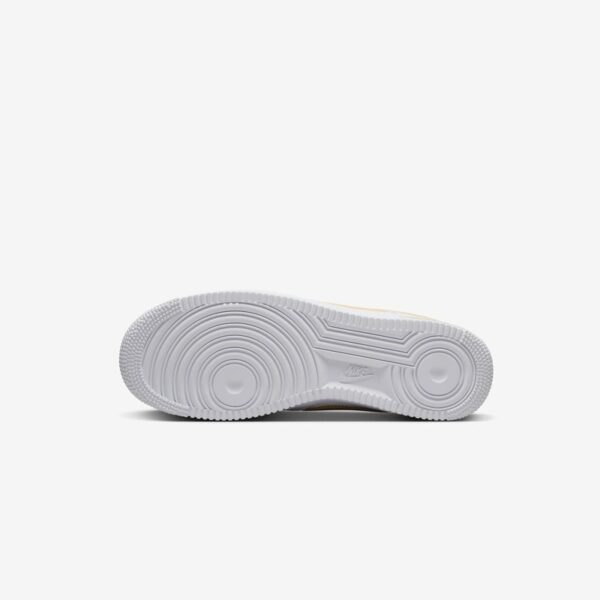 Кросівки чоловічі Nike Air Force 1 ’07 Jumbo Swoosh White Vivid Sulfur