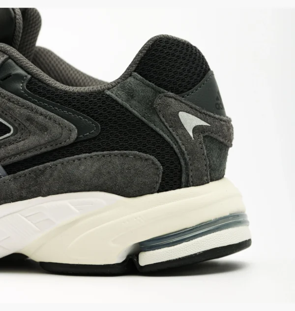 Кроссовки унисекс Adidas Response Cl Black Carbon