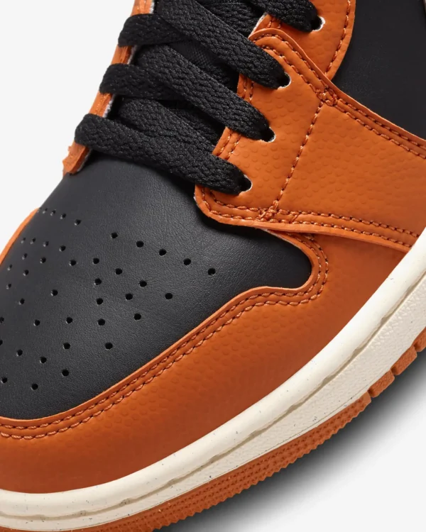 Кроссовки женские Nike W Air Jordan 1 Low SE Sport Spice