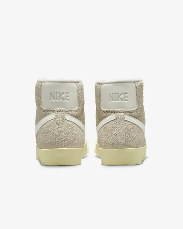 Кроссовки женские Nike W Blazer Mid 77 Vintage Light Bone/Alabaster