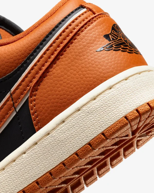 Кроссовки женские Nike W Air Jordan 1 Low SE Sport Spice