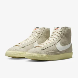 Кроссовки женские Nike W Blazer Mid 77 Vintage Light Bone/Alabaster