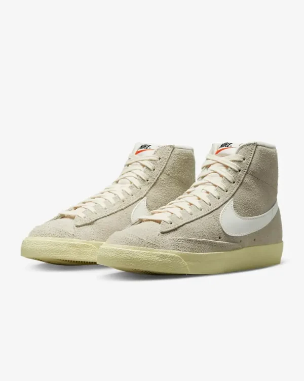 Кроссовки женские Nike W Blazer Mid 77 Vintage Light Bone/Alabaster