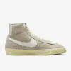Кроссовки женские Nike W Blazer Mid 77 Vintage Light Bone/Alabaster