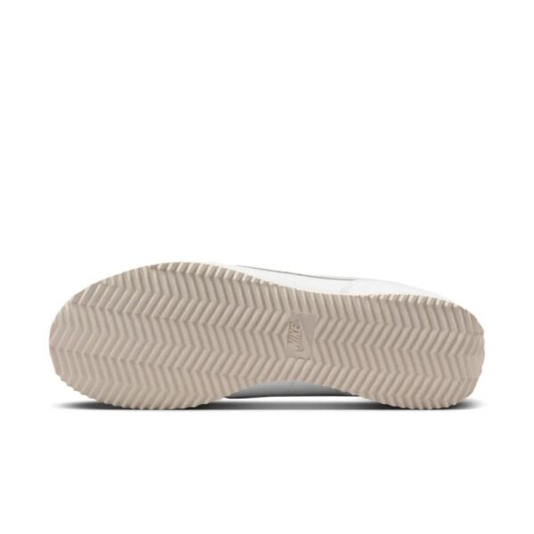 Кросівки жіночі Nike Wmns Cortez White Light Silver