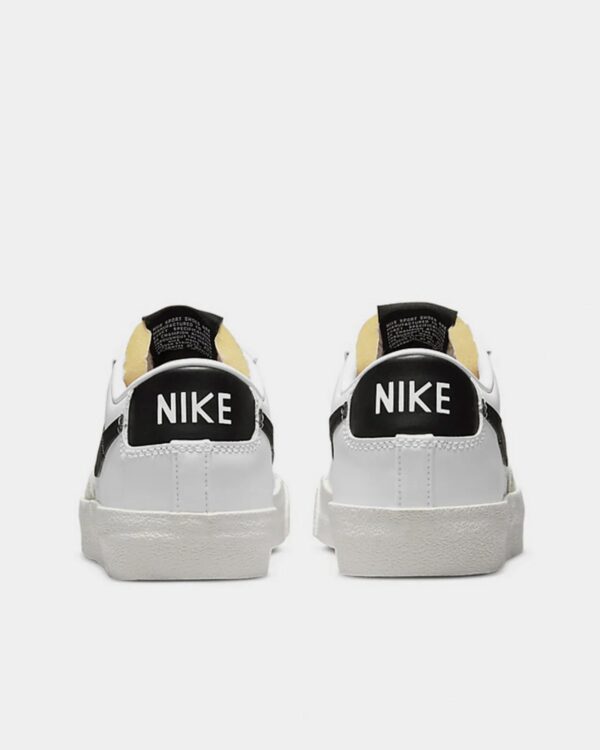 Кроссовки женские Nike W Blazer Low 77 White/Black