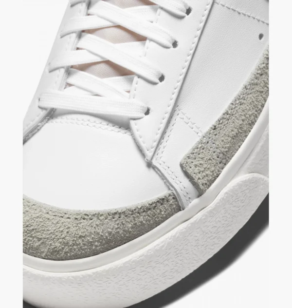 Кроссовки женские Nike W Blazer Low Platform White/Black