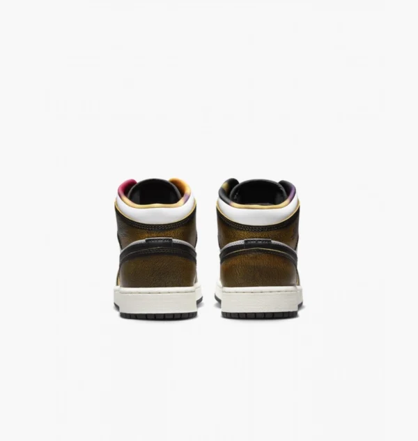 Кроссовки женские Nike Air Jordan 1 Mid SE GS Wear-Away Taxi