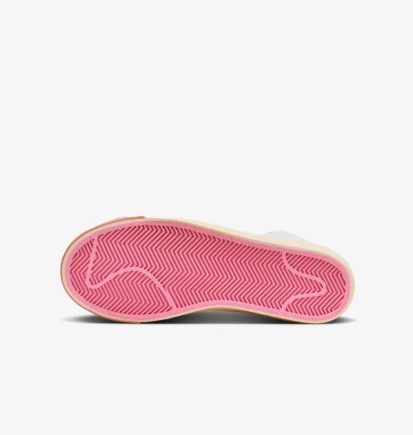Кроссовки Nike Blazer Mid 77 GS White Pink Spell