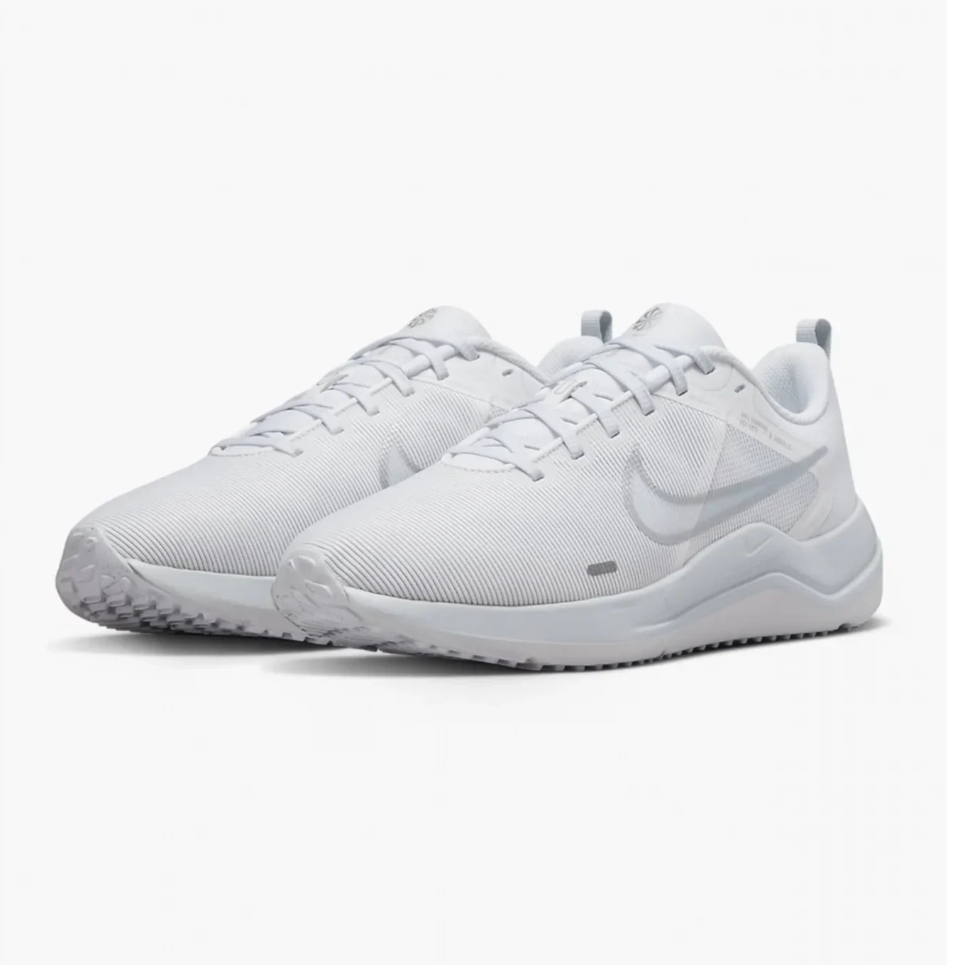 Кроссовки женские Nike Downshifter 12 White Metallic Silver