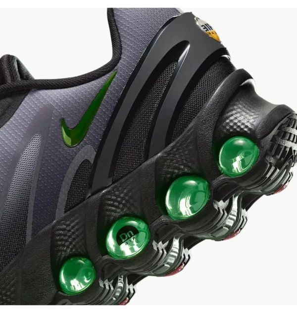 Кросівки чоловічі Nike Air Max DN8 Black Volt