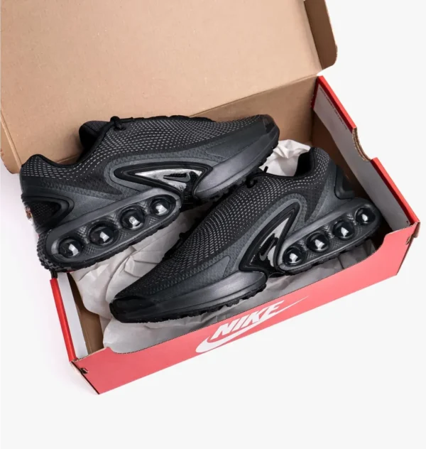 Кросівки чоловічі Nike Air Max DN Black Metallic Grey